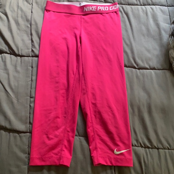 Nike Pro Leggings (Capri) - Picture 1 of 2